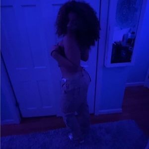 Meet your Posher, Nini